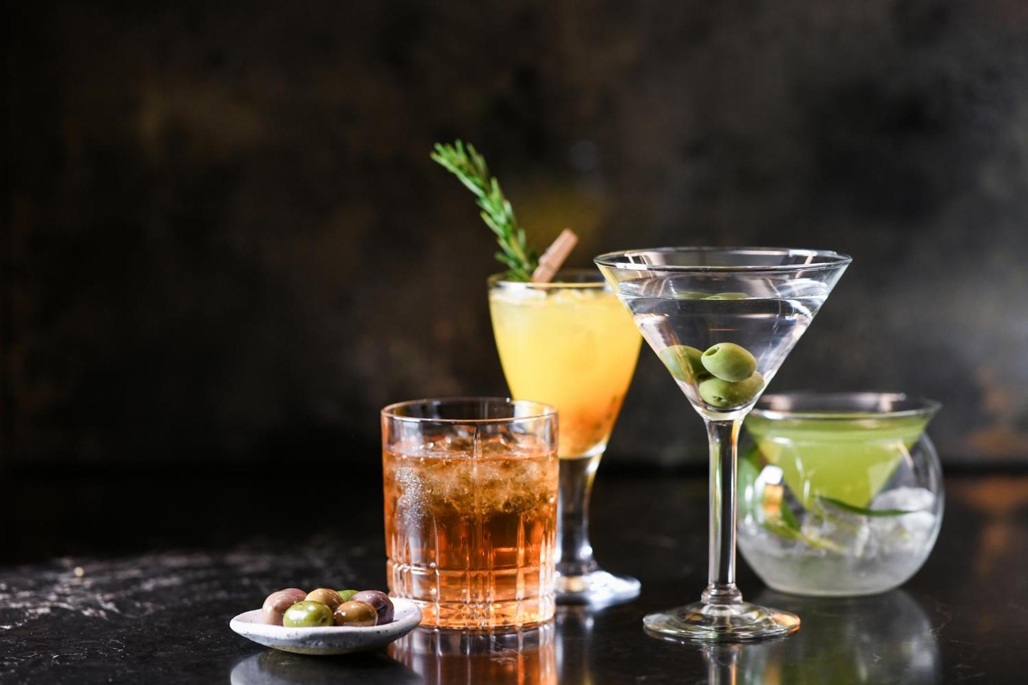 谭沃思发电厂利吉斯酒店 塔姆沃思 外观 照片 A selection of cocktails