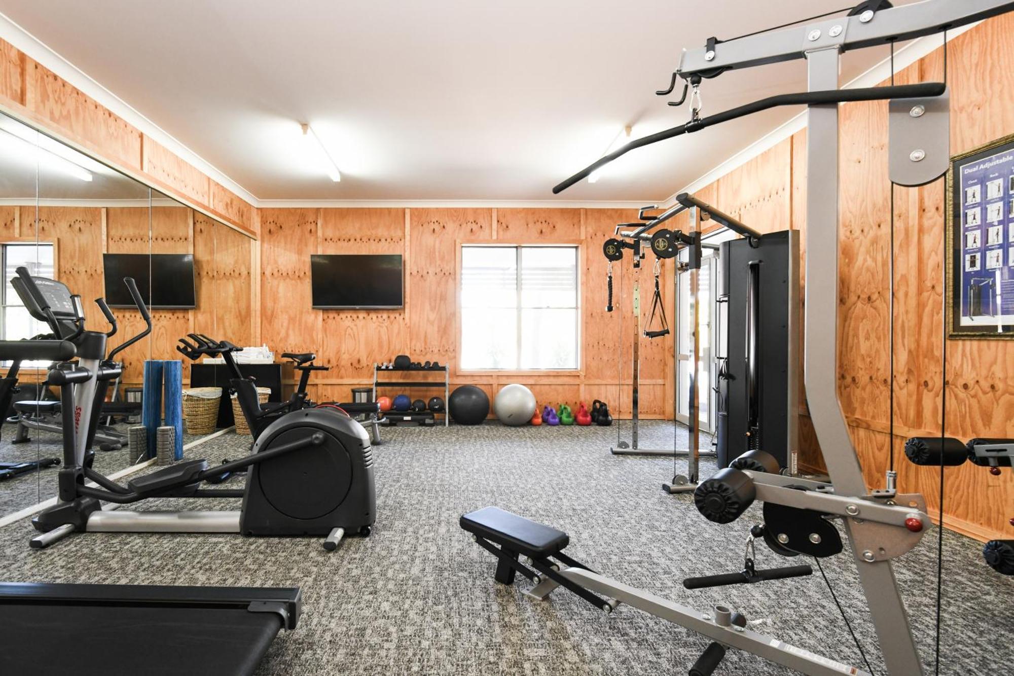 谭沃思发电厂利吉斯酒店 塔姆沃思 外观 照片 The gym at the 2016 Olympic Village