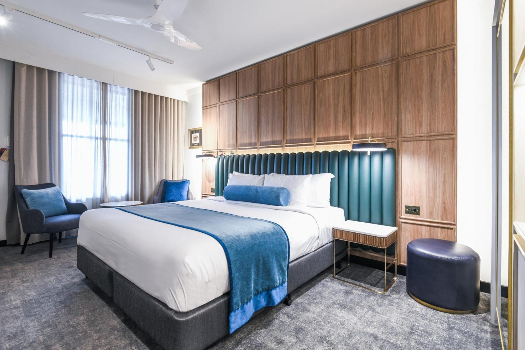 谭沃思发电厂利吉斯酒店 塔姆沃思 外观 照片 A bedroom at the hotel