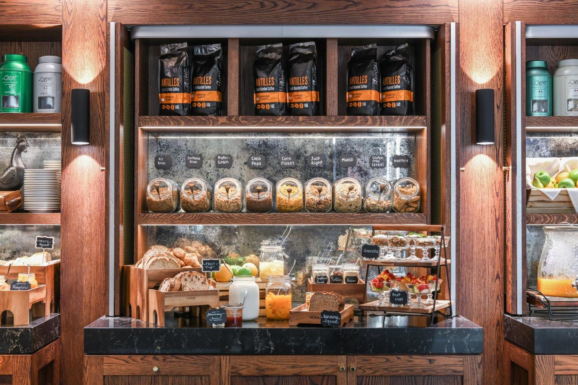 谭沃思发电厂利吉斯酒店 塔姆沃思 外观 照片 The Bread Station